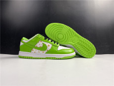 Supreme x N*ike SB Dunk Low DH3228-101