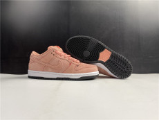 N*ike SB Dunk Low “Pink” CV1655-600