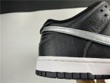 N*ike SB Dunk Low
