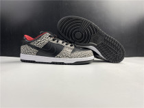 Supreme × N*ike SB Dunk Low “Black Cement 304292-131