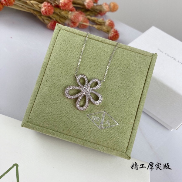 Necklace001