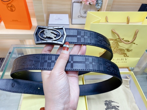 B*urberrry  Belts Top Version