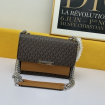 M*ichael  K*ors Top Bag 23*16*10cm