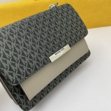 M*ichael  K*ors Top Bag 23*16*10cm