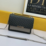 M*ichael  K*ors Top Bag 23*16*10cm