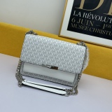 M*ichael  K*ors Top Bag 23*16*10cm