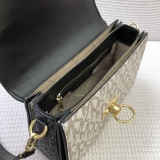 M*ichael  K*ors Top Bag 23*16*9cm