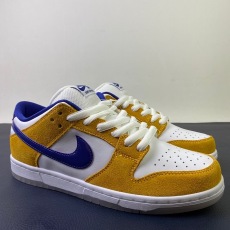 N*ike SB Dunk Low