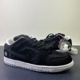 N*ike SB Dunk Low
