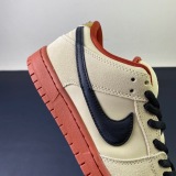 N*ike SB Dunk Low