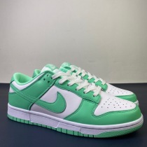 N*ike Dunk Low WMNS “Green Glow” DD1503-105