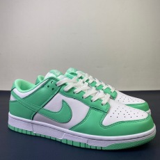 N*ike Dunk Low WMNS “Green Glow” DD1503-105