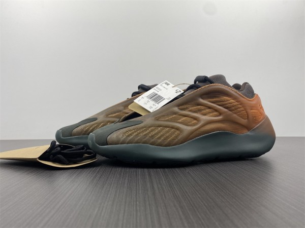 Y*eezy Boost 700 V3 GY4109