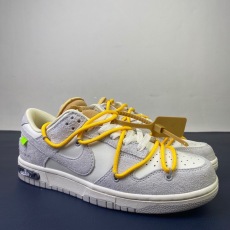 O*ff-W*hite x N*ike Dunk Low