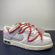O*ff-W*hite x N*ike Dunk Low