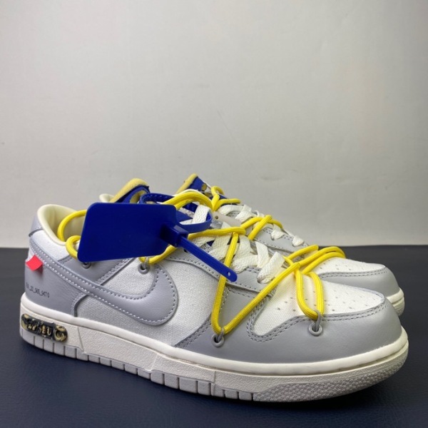 O*ff-W*hite x N*ike Dunk Low