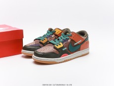 N*ike SB Dunk Low