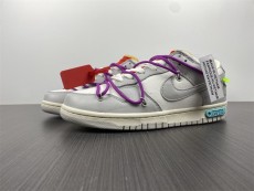 O*ff-W*hite x N*ike Dunk Low