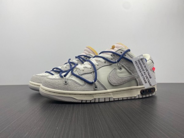 O*ff-W*hite x N*ike Dunk Low