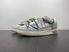 O*ff-W*hite x N*ike Dunk Low