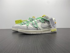 O*ff-W*hite x N*ike Dunk Low