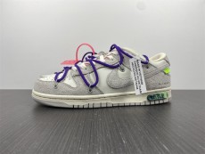 O*ff-W*hite x N*ike Dunk Low