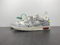 O*ff-W*hite x N*ike Dunk Low