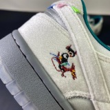 N*ike SB Dunk Low