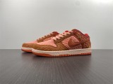N*ike SB Dunk Low