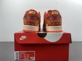 N*ike SB Dunk Low