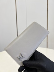 L*ouis V*uitton Bag Top Quality  10*19*2CM