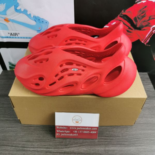 Y*eezy Foam Runner CW3355