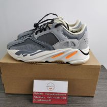 Y*eezy Boost 700 Magnet