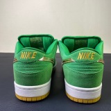 N*ike SB Dunk Low