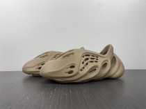Y*eezy Foam Runner GV6774