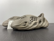 Y*eezy Foam Runner GX4472