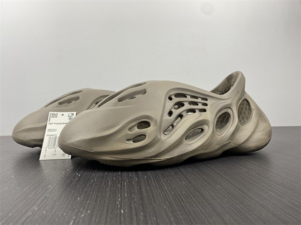 Y*eezy Foam Runner GX4472