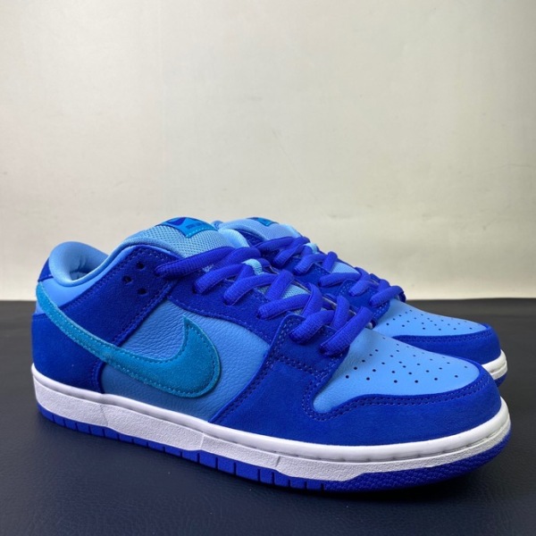 N*IKE DUNK LOW