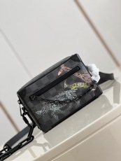 L*ouis V*uitton Bag Top Quality  18.5*13*8cm