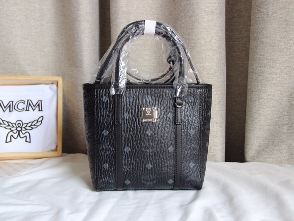 M*CM Bag Top Quality  18.5*19*9.5cm