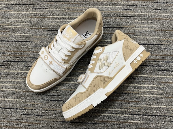 Men L*ouis V*uitton Top Sneakers