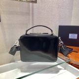 P*rada Bag Top Quality 22*16*6CM
