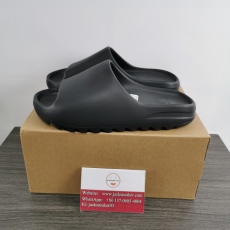 Y*eezy Slide Onyx HQ6448