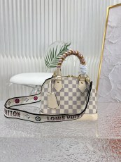 L*ouis V*uitton Top Bag   23.5*17.5*11.5cm