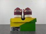 N*ike Dunk Low