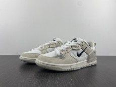 N*ike Dunk Low