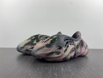 Y*eezy Foam Runner
