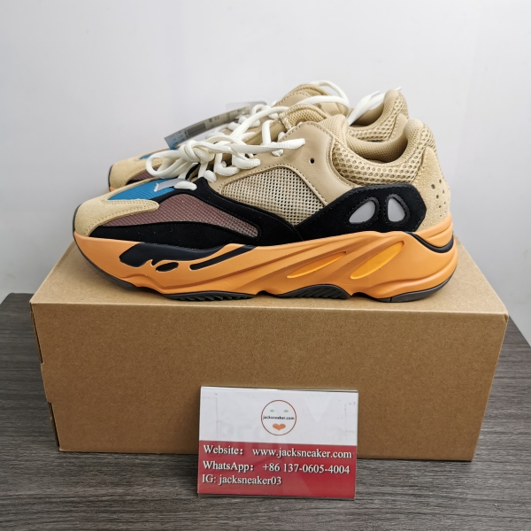Y*eezy Boost 700 Enflame Amber GW0297