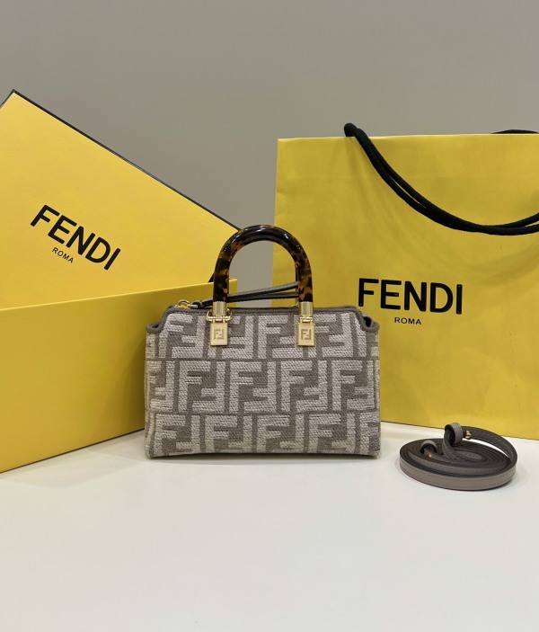 F*endi  Top Bag  17*8*12CM
