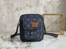 L*ouis V*uitton Top Bag  15*17*8CM